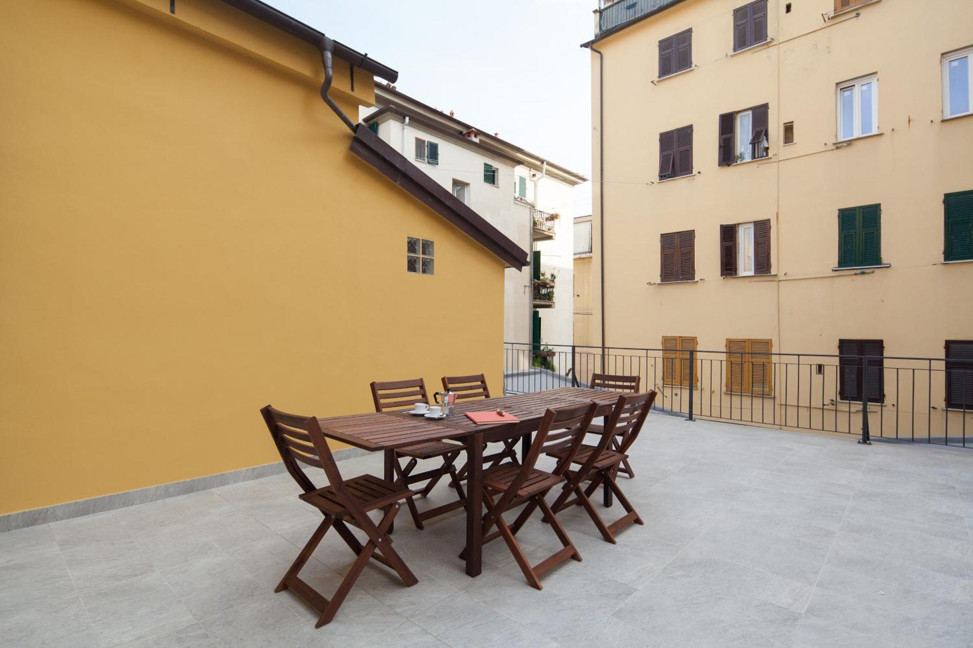 Cv5 - La Spezia City Center - Wide Modern Apartment Walking Distance To The Station To Cinque Terre - Big Terrace On The Roofs Exterior foto