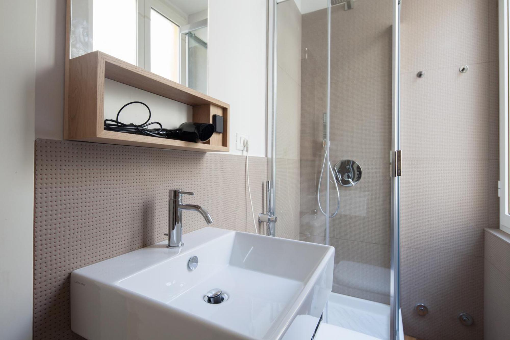 Cv5 - La Spezia City Center - Wide Modern Apartment Walking Distance To The Station To Cinque Terre - Big Terrace On The Roofs Exterior foto