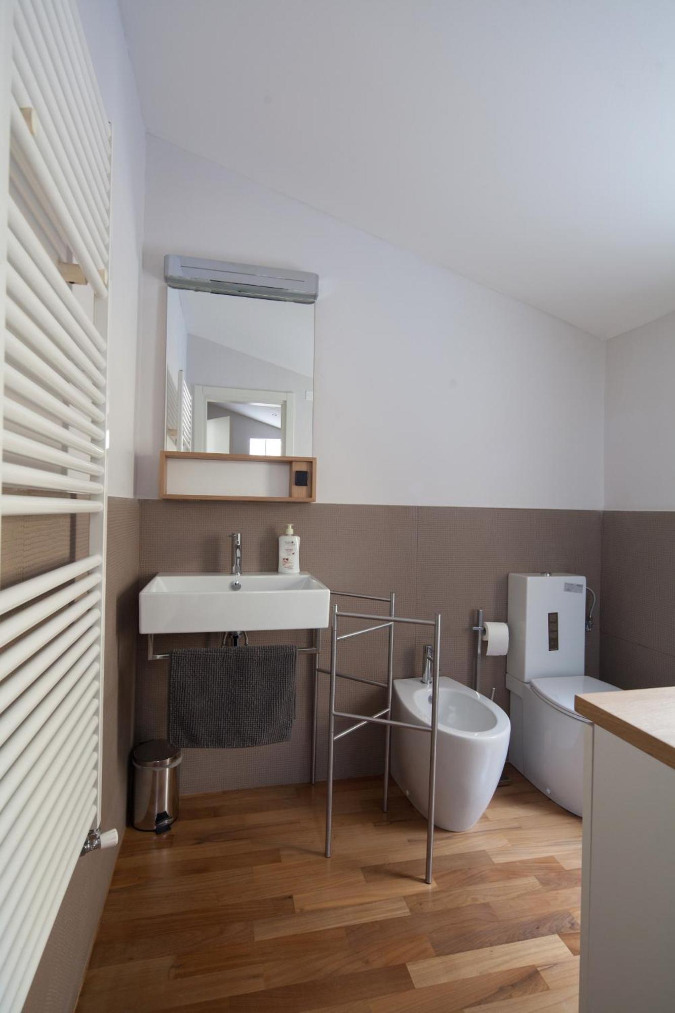 Cv5 - La Spezia City Center - Wide Modern Apartment Walking Distance To The Station To Cinque Terre - Big Terrace On The Roofs Exterior foto